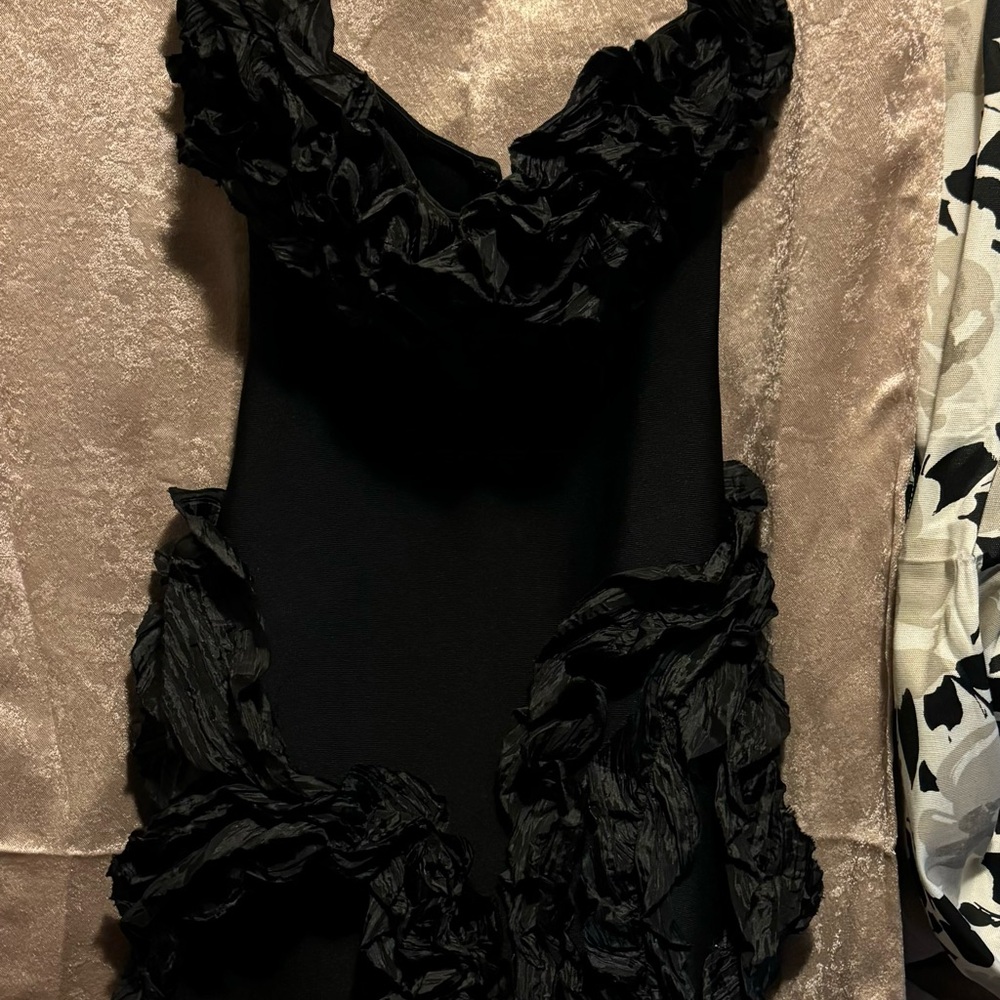 Black straplesss dress with high split